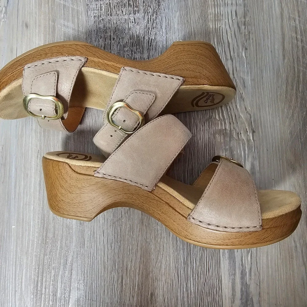 Dansko Sophie Womens 39 US 8.5 Tan Leather Wedge Slide Sandals Buckle Comfort